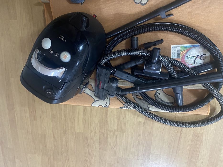 Vând aspirator cu apa Zemler Profy