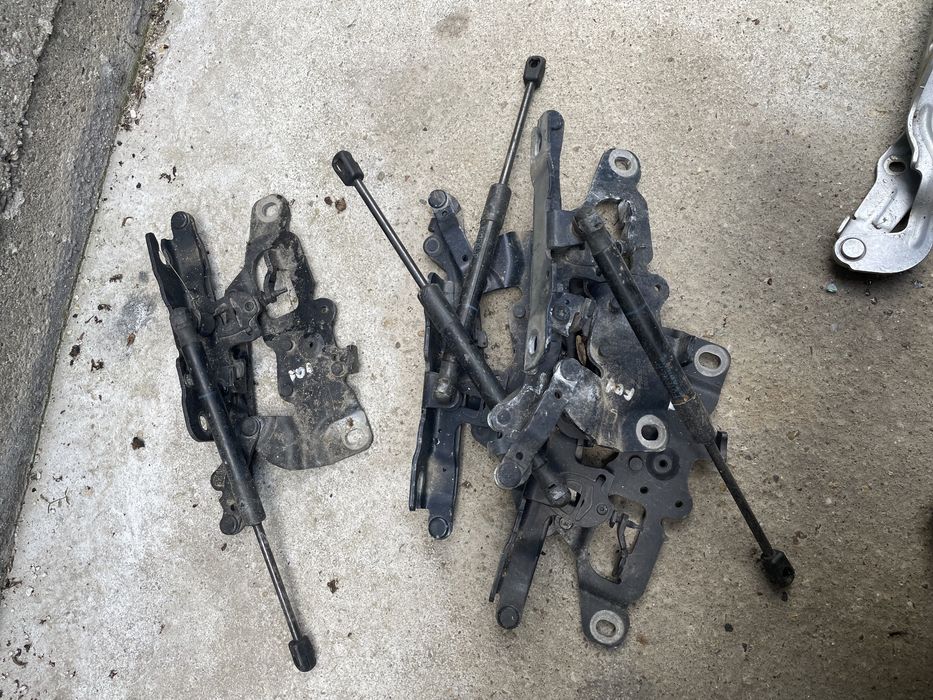 Balama / balamale capota BMW f01 stanga / dreapta