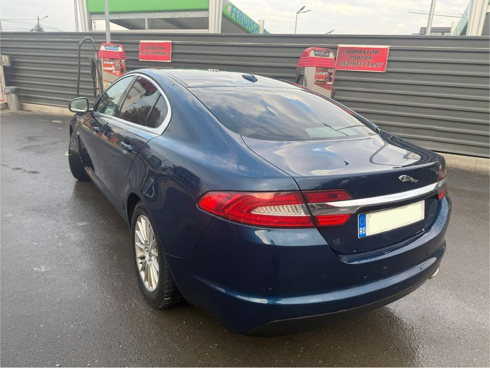 Jaguar XF - 2012