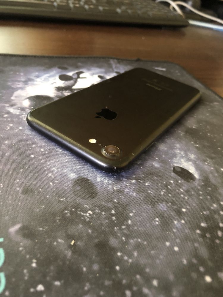 iPhone 7 32Гб черен
