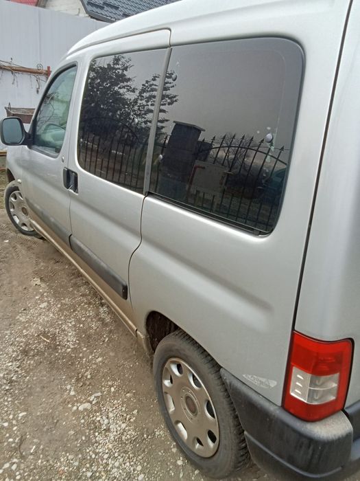 Vând Peugeot partener