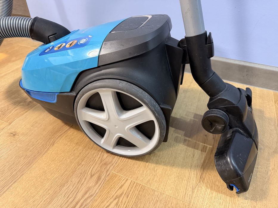 Прахосмукачка Philips Performer compact