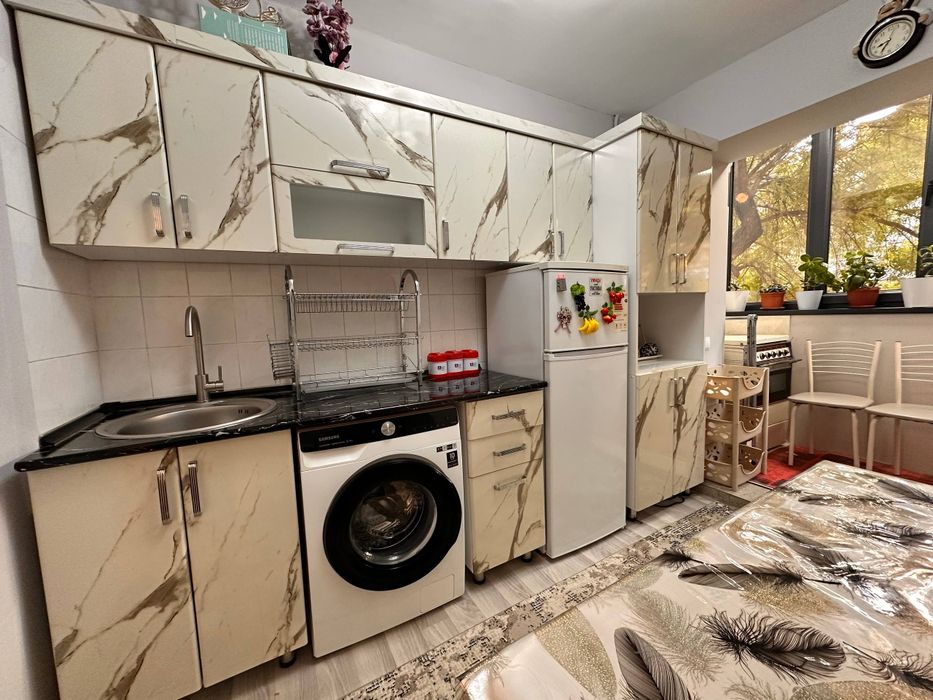 Сдаётся однокомнатная укомплектованая квартира на Шота Руставели. 500$