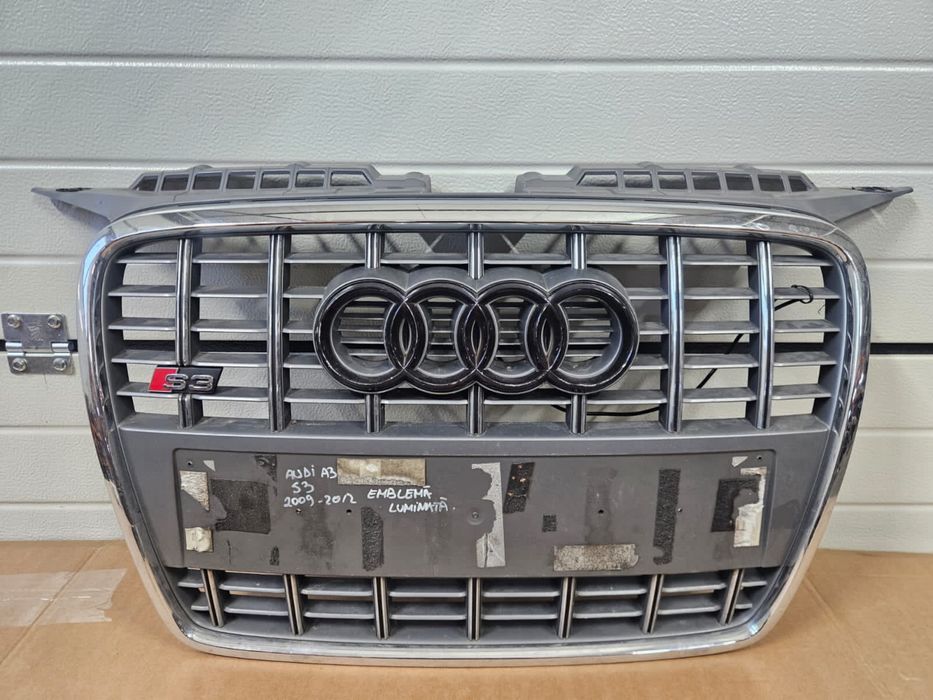 Grila fata  OEM Audi A3 8P S3 Facelift 2009-2012