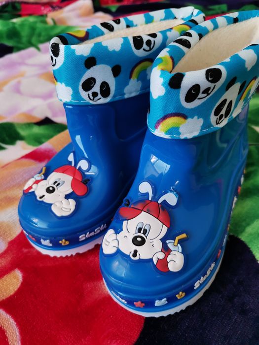 Продам детский весенний обувь