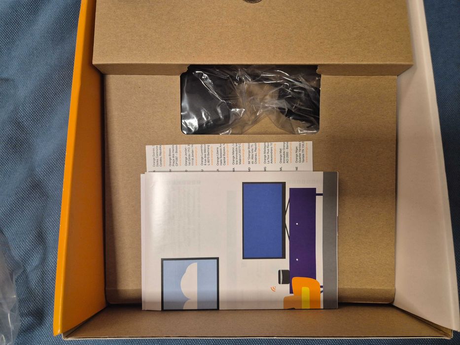 Vand router Huawei Flybox 4G+ (B525), nou, cu cutia originala