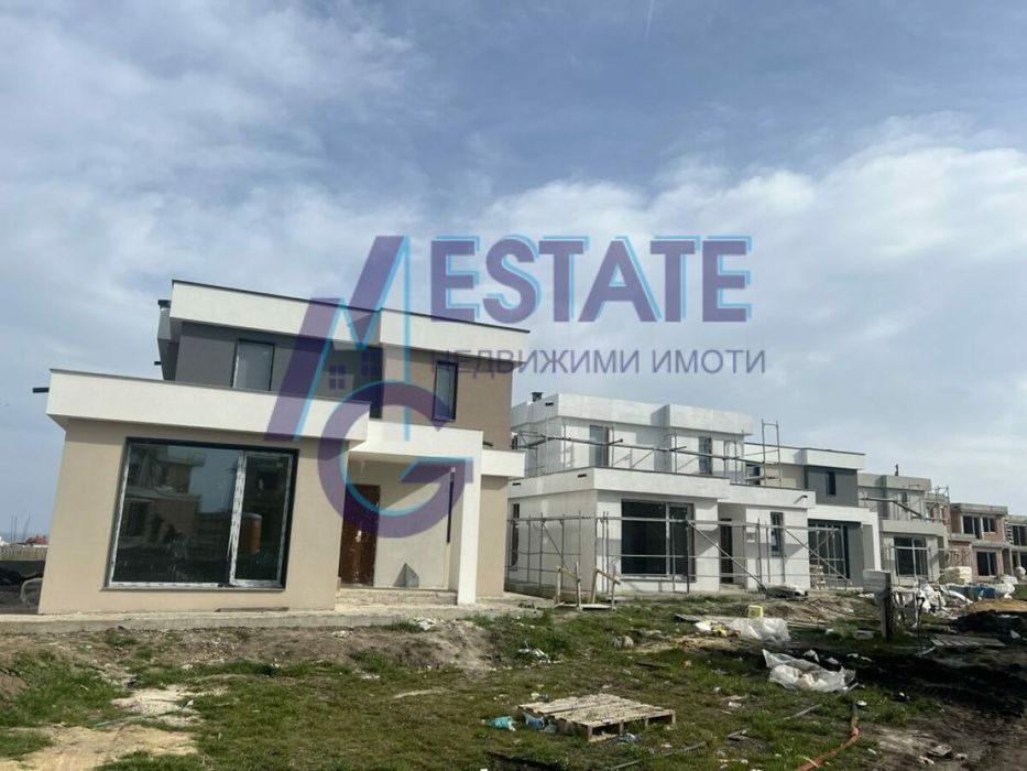 Продажба на Къща с РЗП 175,35 кв.м. в гр. Поморие.