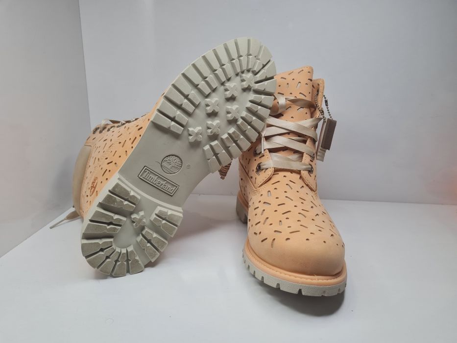 Обувки Timberland 

Чисто нови с кутия. 

Размер 39.5 стелка 25.5 см.