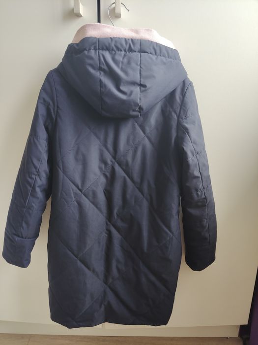 Продам куртку на девочку