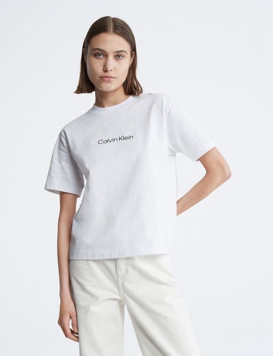 Женские футболки Calvin Klein
