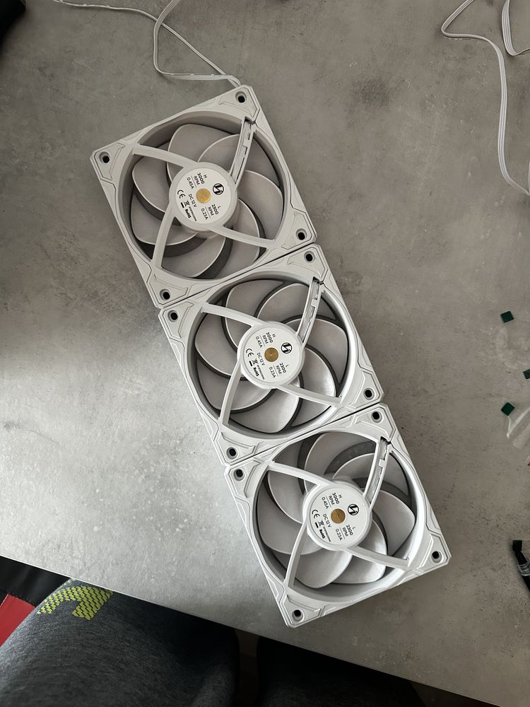 Ventilatoare Lian Li 120mm cu pwm non RGB