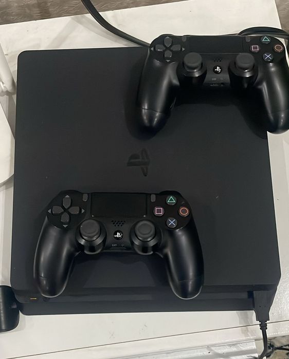 Продаю PlayStation 4 slim
В отличном состоянии, работает без нарека