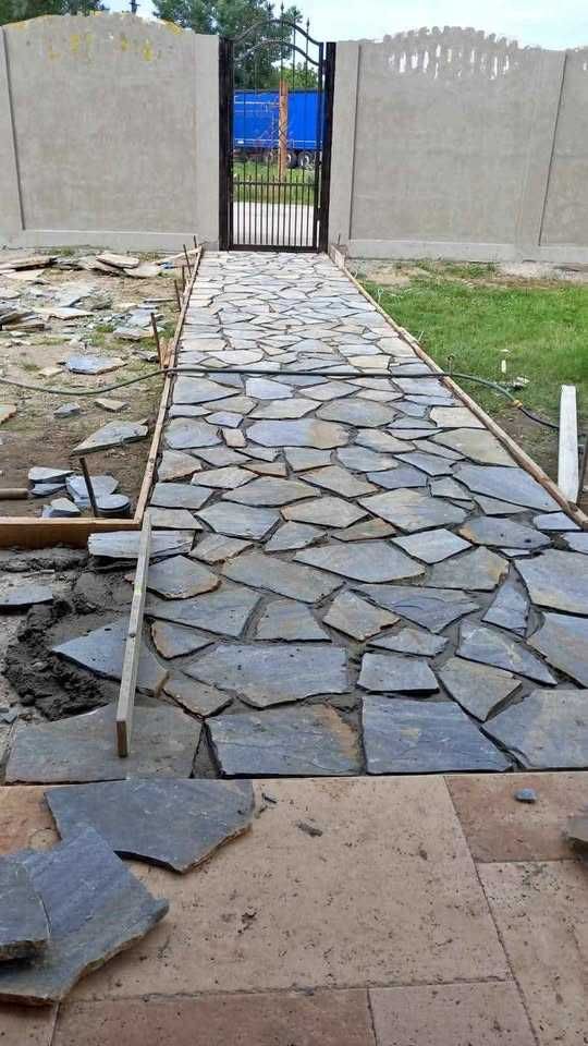 piatra naturala de munte si montaj