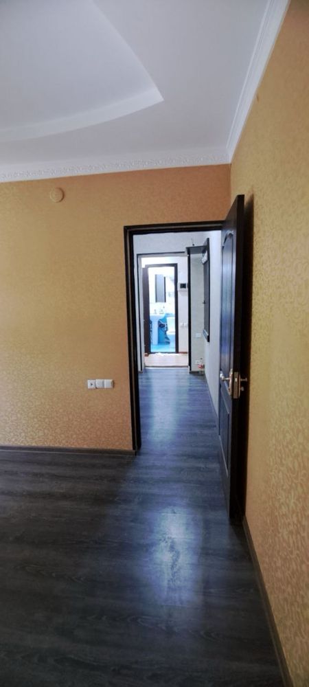 Буз 2 квартира под нежилое 35кв.м 2 линия вдоль дороги срочно
