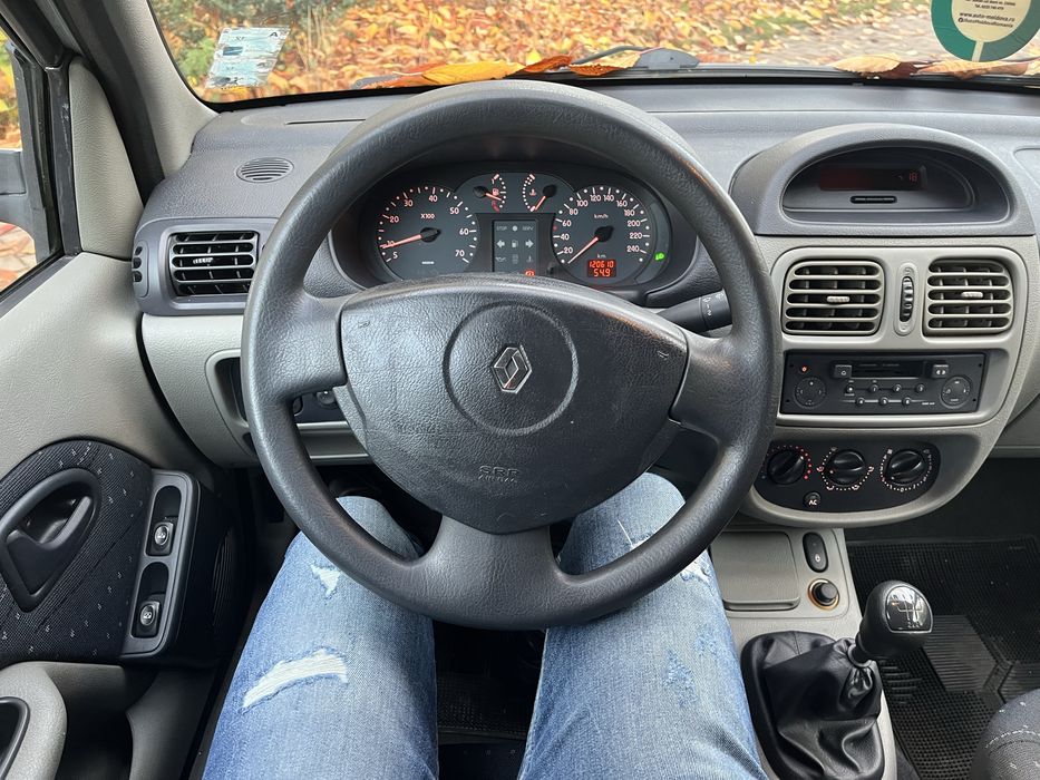 Vand RENAULT CLIO 1.5 dci 120.000 km - unic proprietar