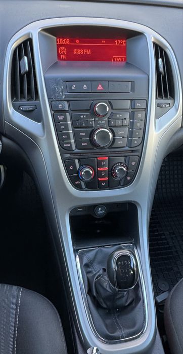 Opel Astra J 1.7 CDTI 2012