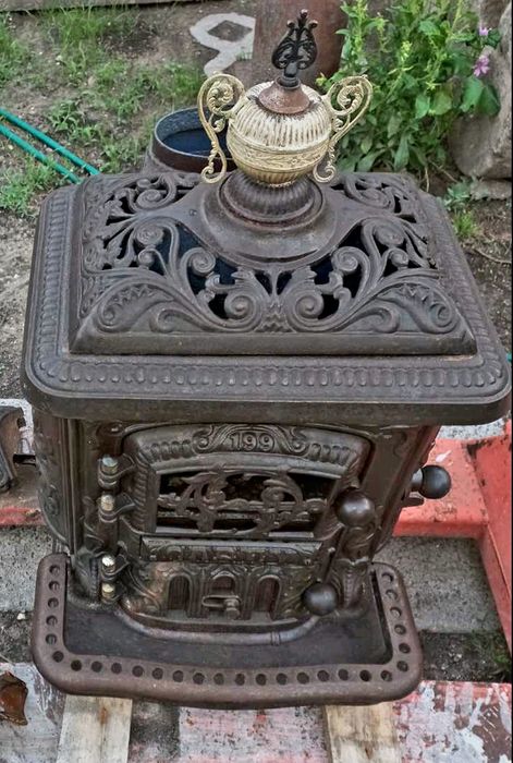 Semineu-soba fonta antic Cosey din anul 1890