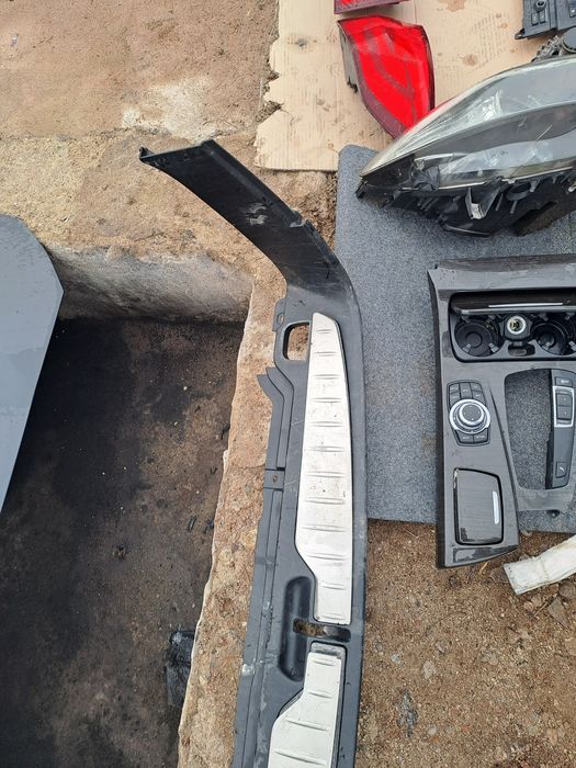 Интериорна лайсна багажник - BMW F10/F11 2.0D - БМВ Ф10/Ф11 2.0Д 184кс