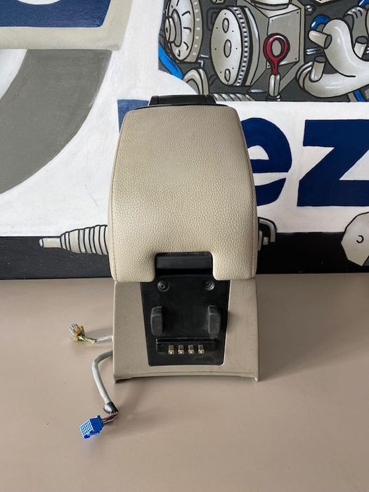 Cotiera cu DVD Volvo XC90 2006 39879532