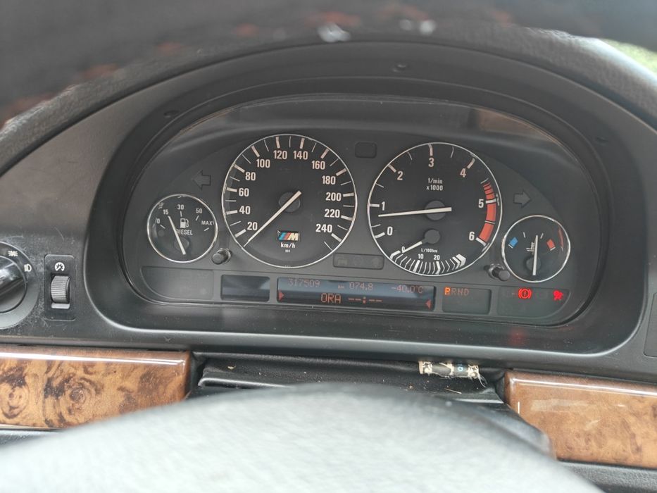 БМВ е39 3.0  193