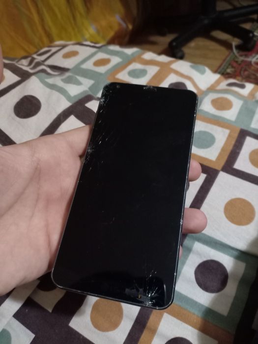 Продам телефон LG G6