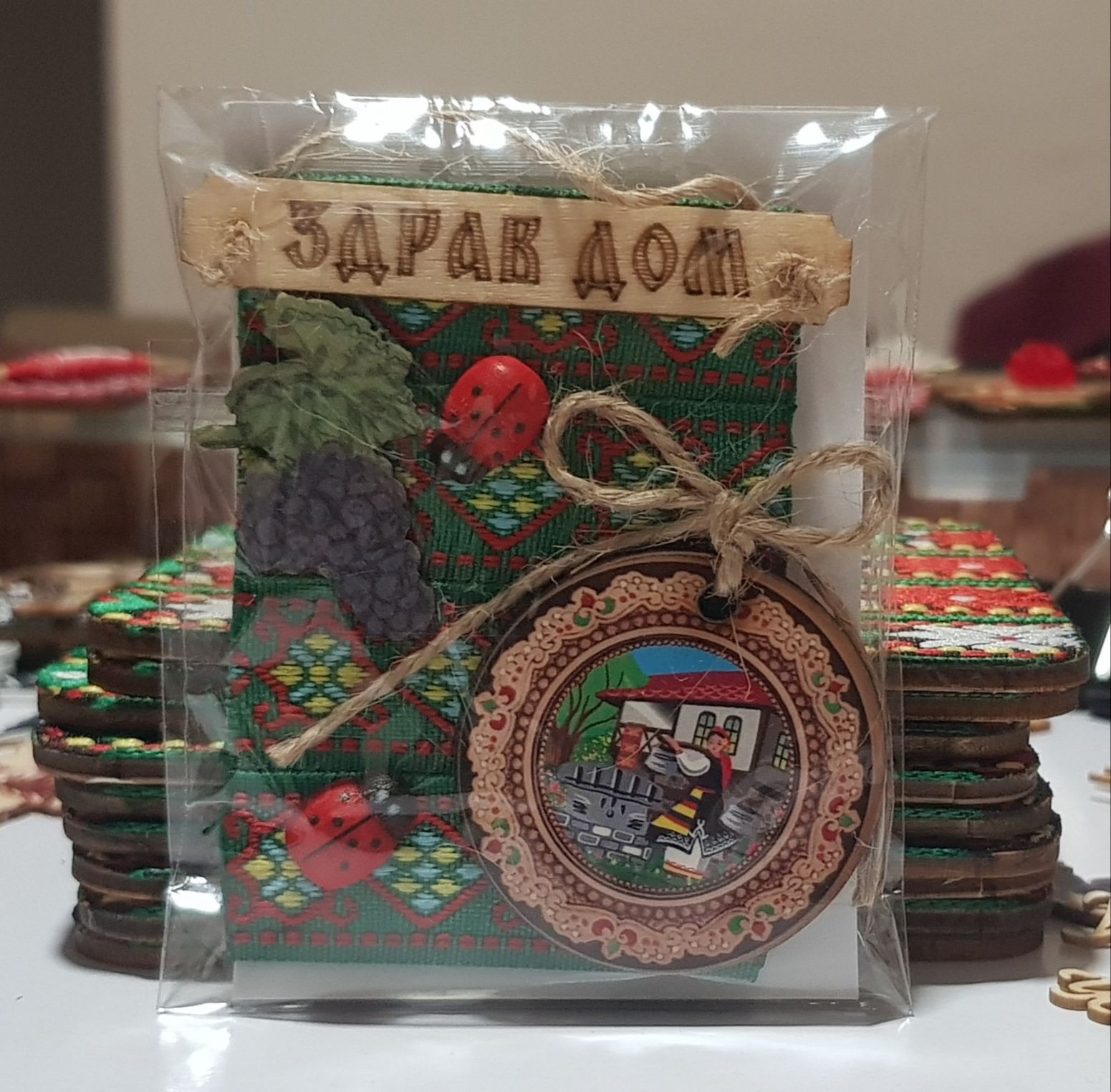 Магнити с народни мотиви/ мартеници