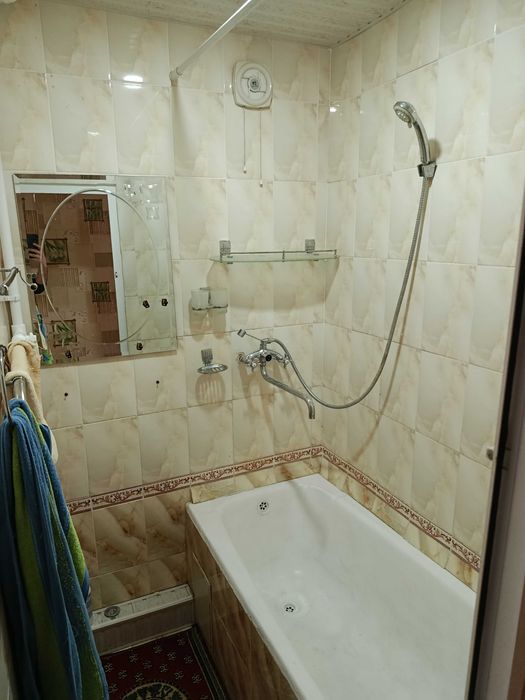 Срочно продаётся 3х комн квартира. На 3 этаже.