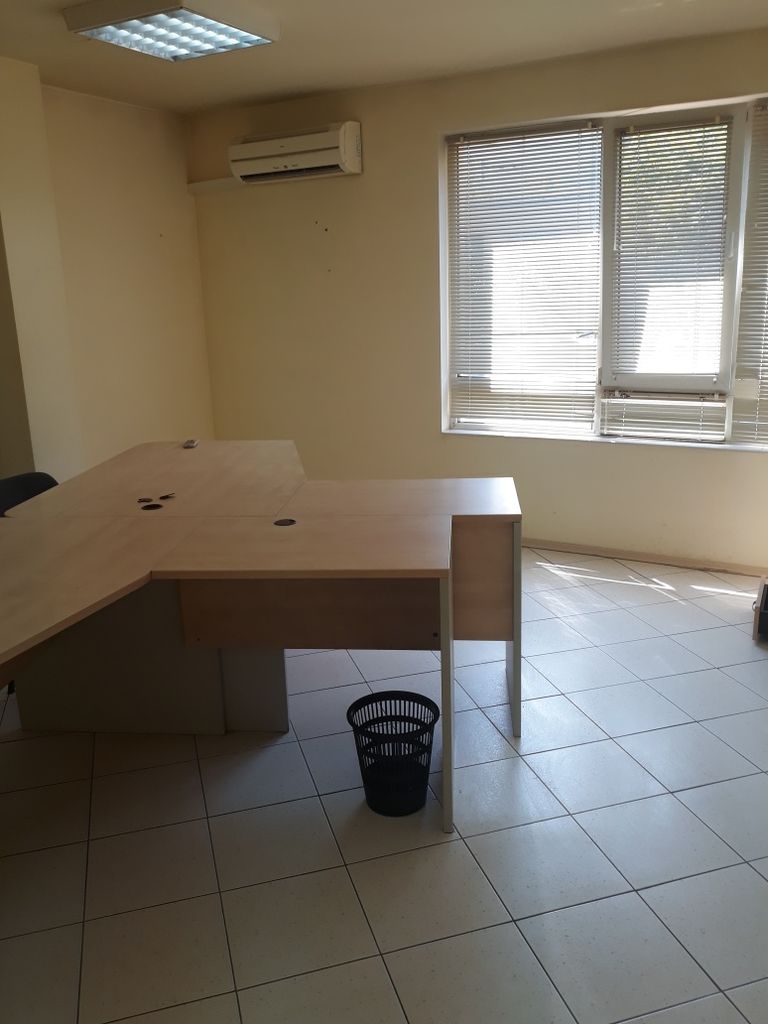 Продава се Офис в Шумен, Център - 45 кв.м за 1978 €/кв.м - Снимка #3