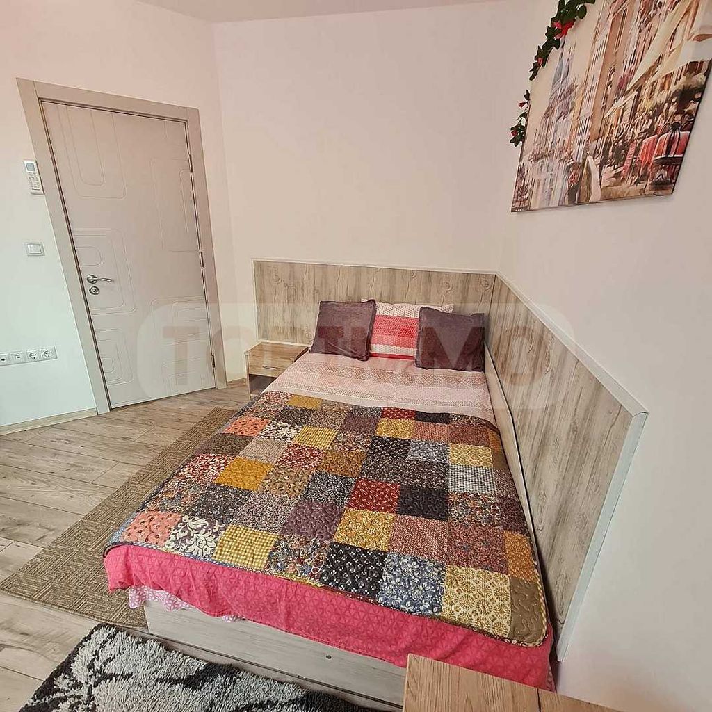 Дава се под наем Тристаен апартамент в Варна, Общината - 85 кв.м за 765 € - Снимка #9