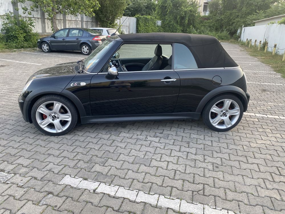 Mini cooper.