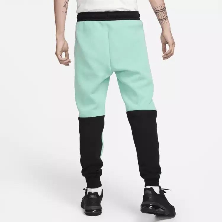Мъжко долнище Nike Sportswear Tech Fleece Joggers -
