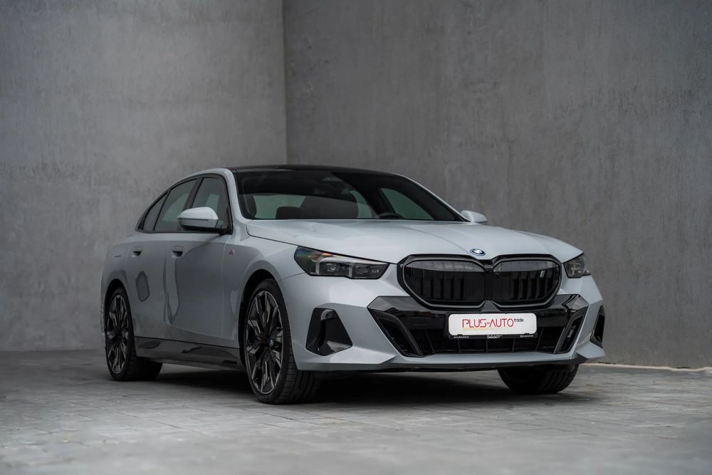 BMW i5 Primul proprietar , auto nou , stare impecabila .