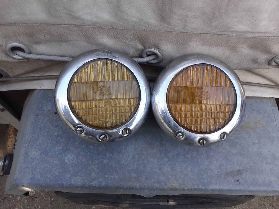 vand doua proiectoare IMS