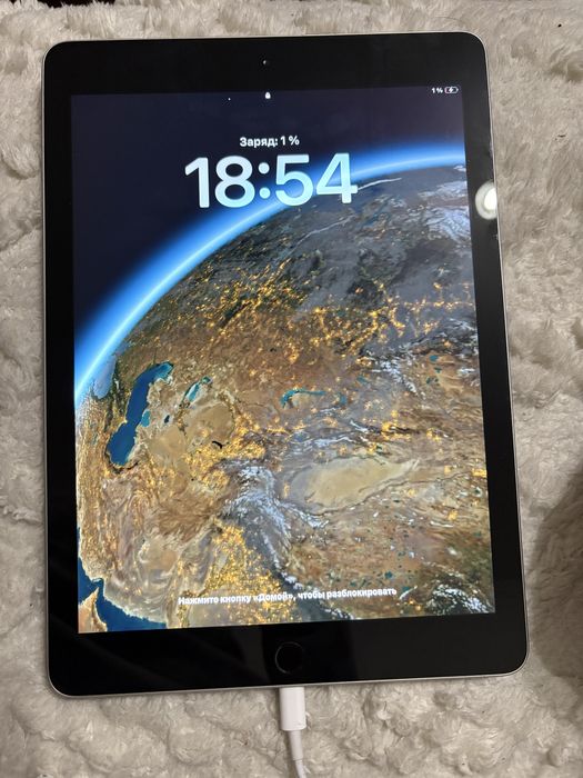 iPad 6 (A1893) - 32 ГБ - Серый (Wi-Fi)