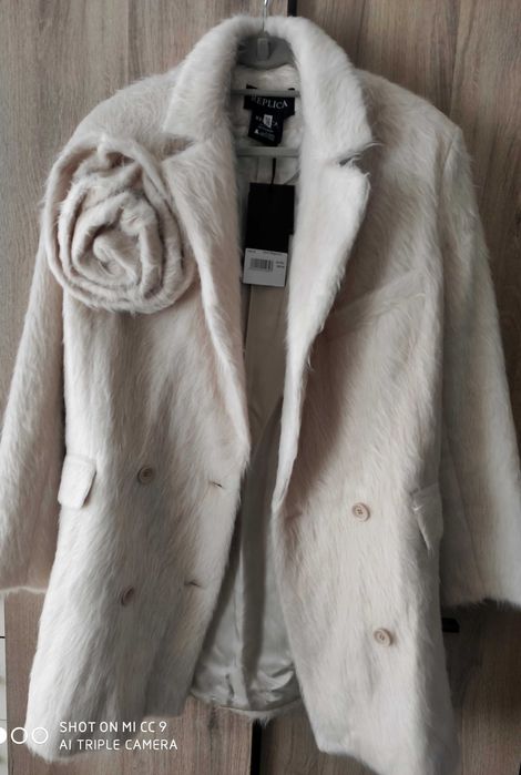 Replica Moda ново с етикет палто Magda Fur с роза