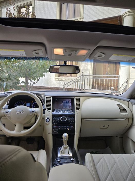 INFINITI  QX 70 sostoyanie kak novoe