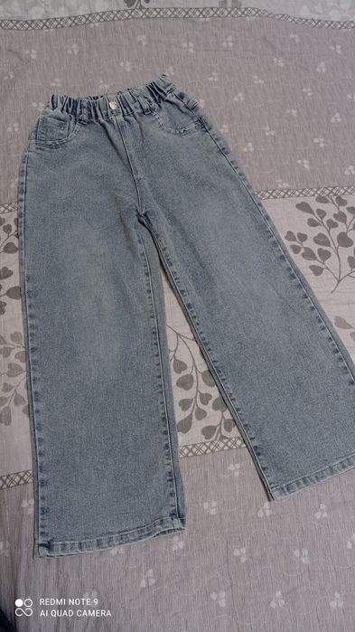 Джинсы 26 размер в отличном состоянии
