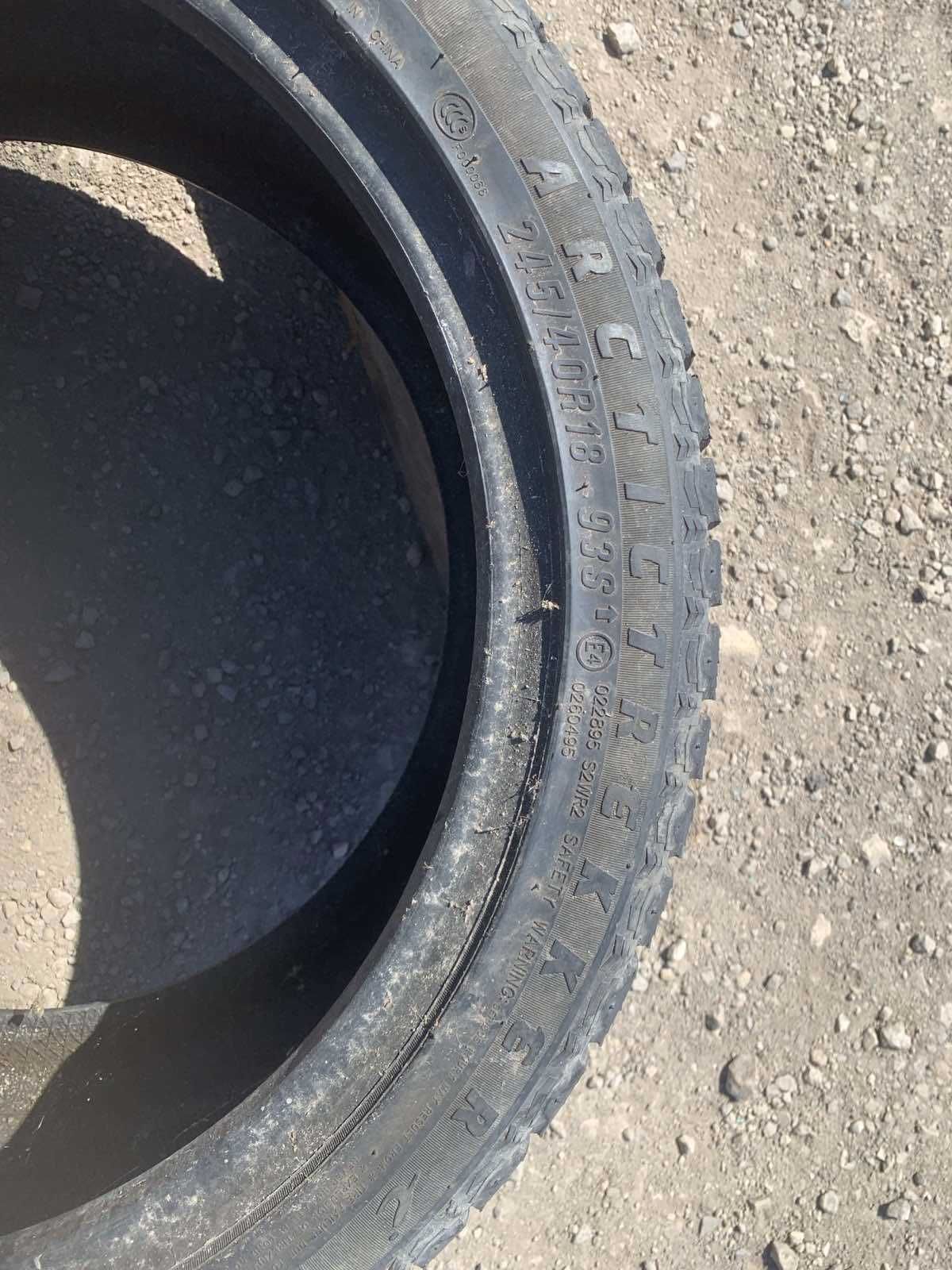 2 броя зимни гуми Maxxis Arctictrekker 245/40 R18 Dot 2915 ном 49