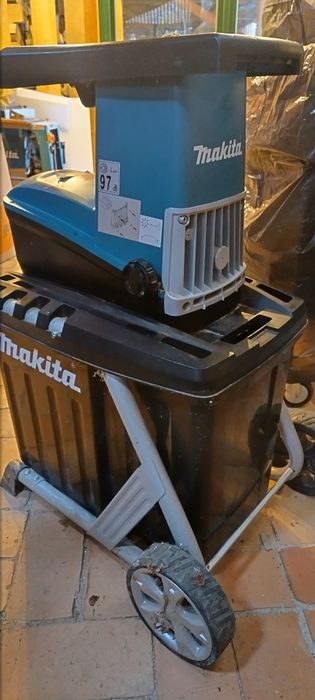 Tocător crengi Makita