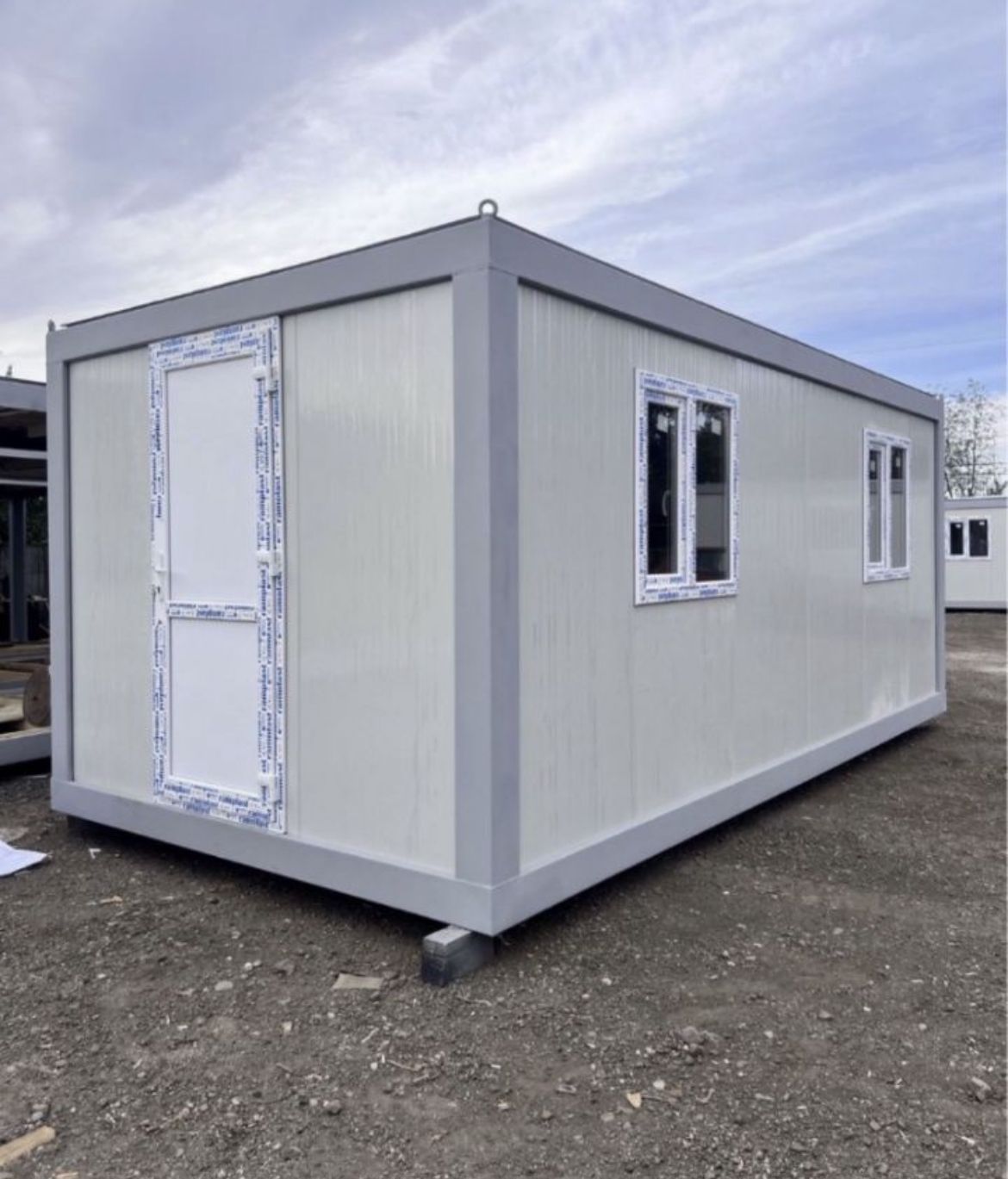 Vând containar modular și casute