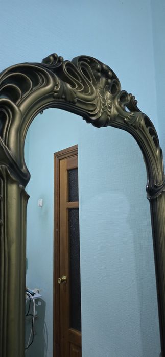 180×60 улчамдаги чиройли ойна сотилади