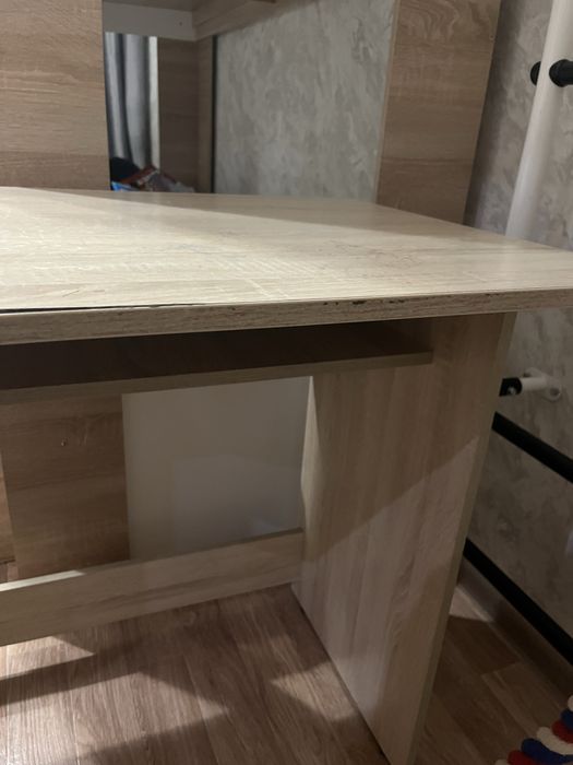 Продам стол письменный