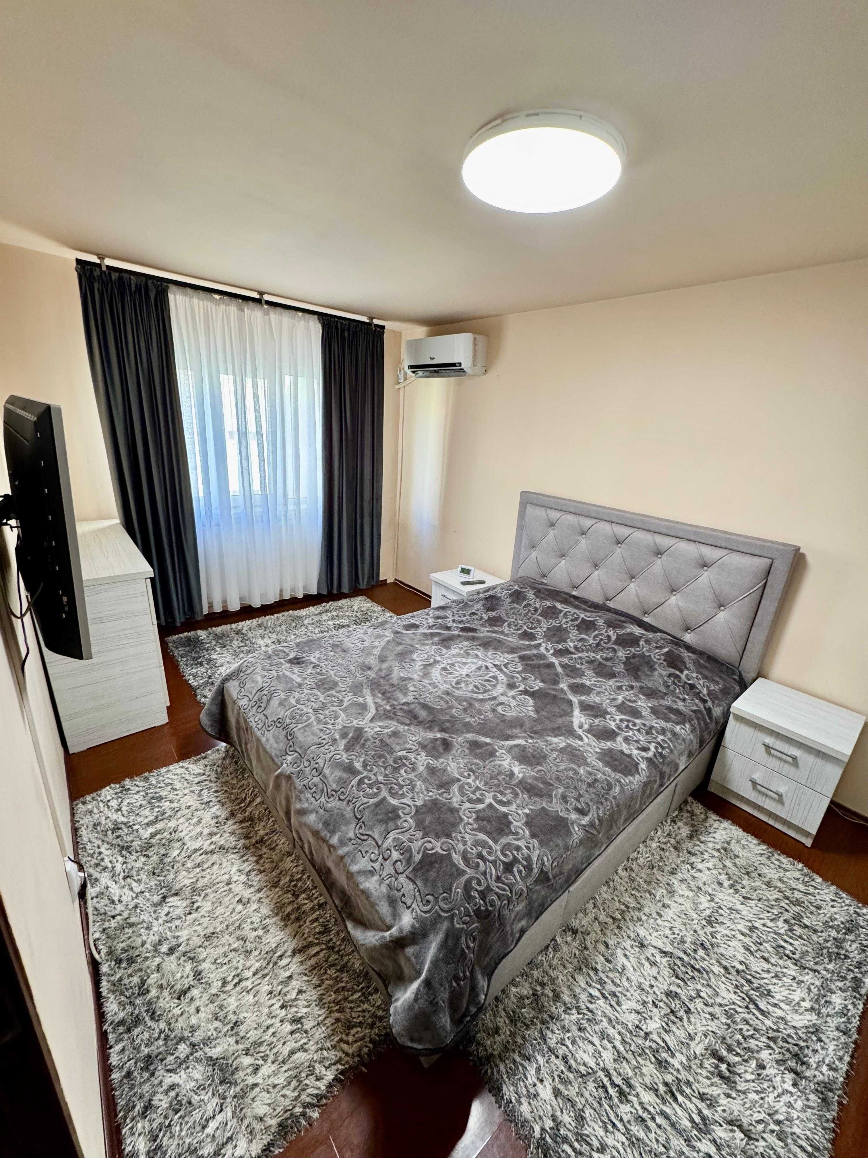 Apartament de vanzare, complet utilat si mobilat, în zona Shopping Cit