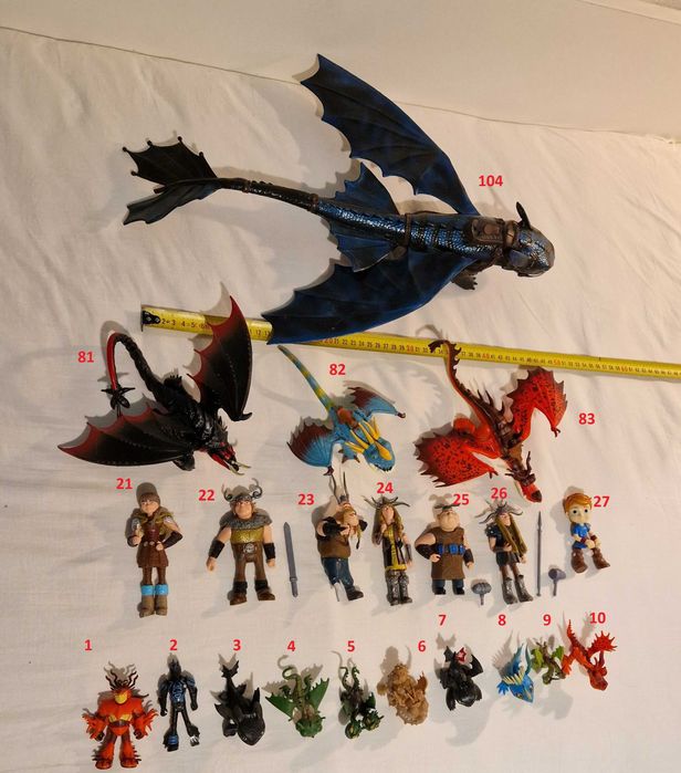 Много редки фигурки на дракони  „How To Train Your Dragon“ и Динозаври