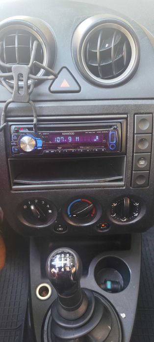 Ford Fiesta. An 2004 Motor 1.3 Benzina, 222.000 km,