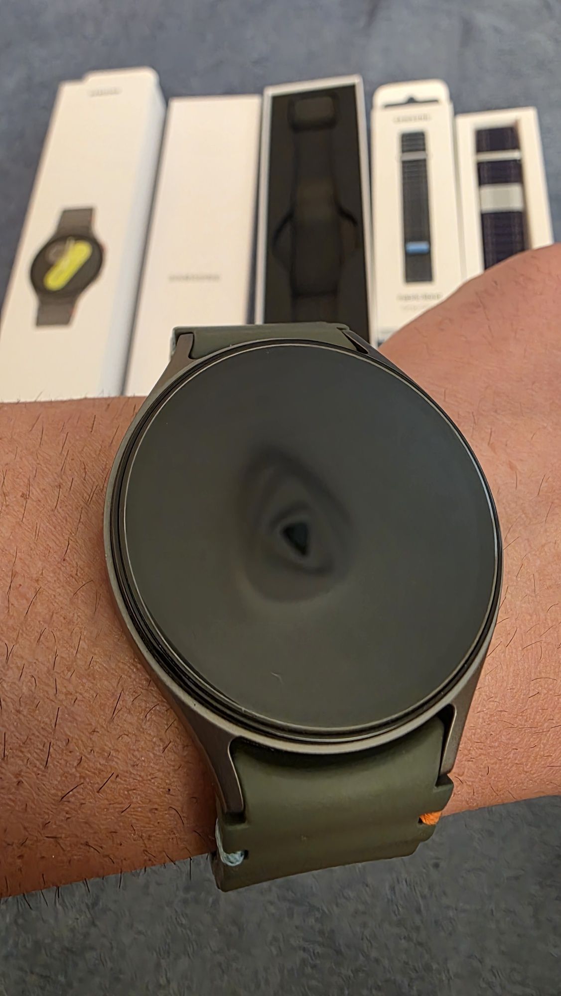 Смарт часовник Samsung Galaxy Watch7 44mm + подарък