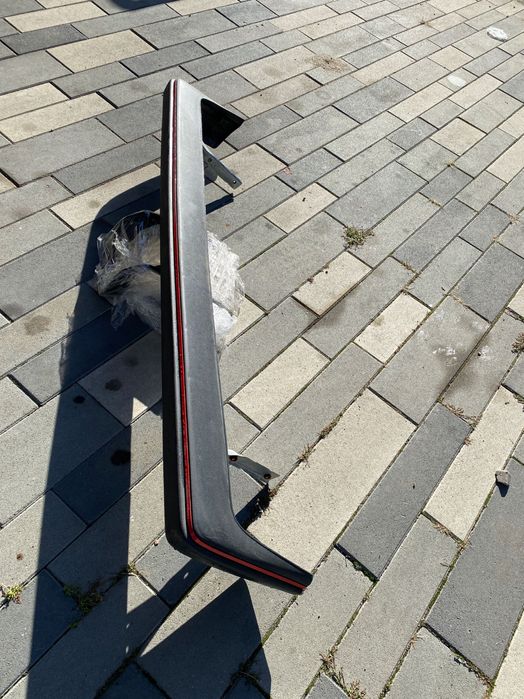 Продавам нова задна броня за голф 1 GTI с червен кант афтър маркет