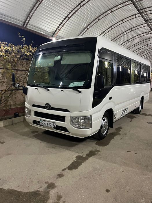 Сдам в аренду микро автобус Toyota Coaster вместе с водителем