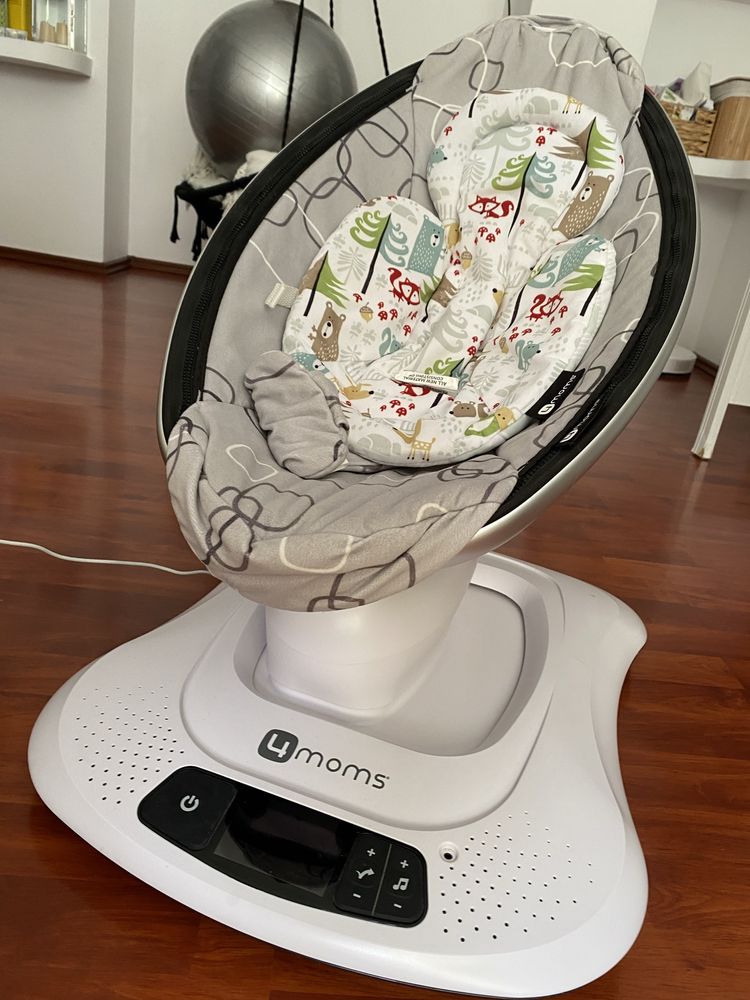Fotoliu balansoar bebelusi 4moms MamaRoo cu insert nou nascut