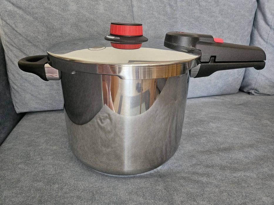 Неизползвана тенджера под налягане